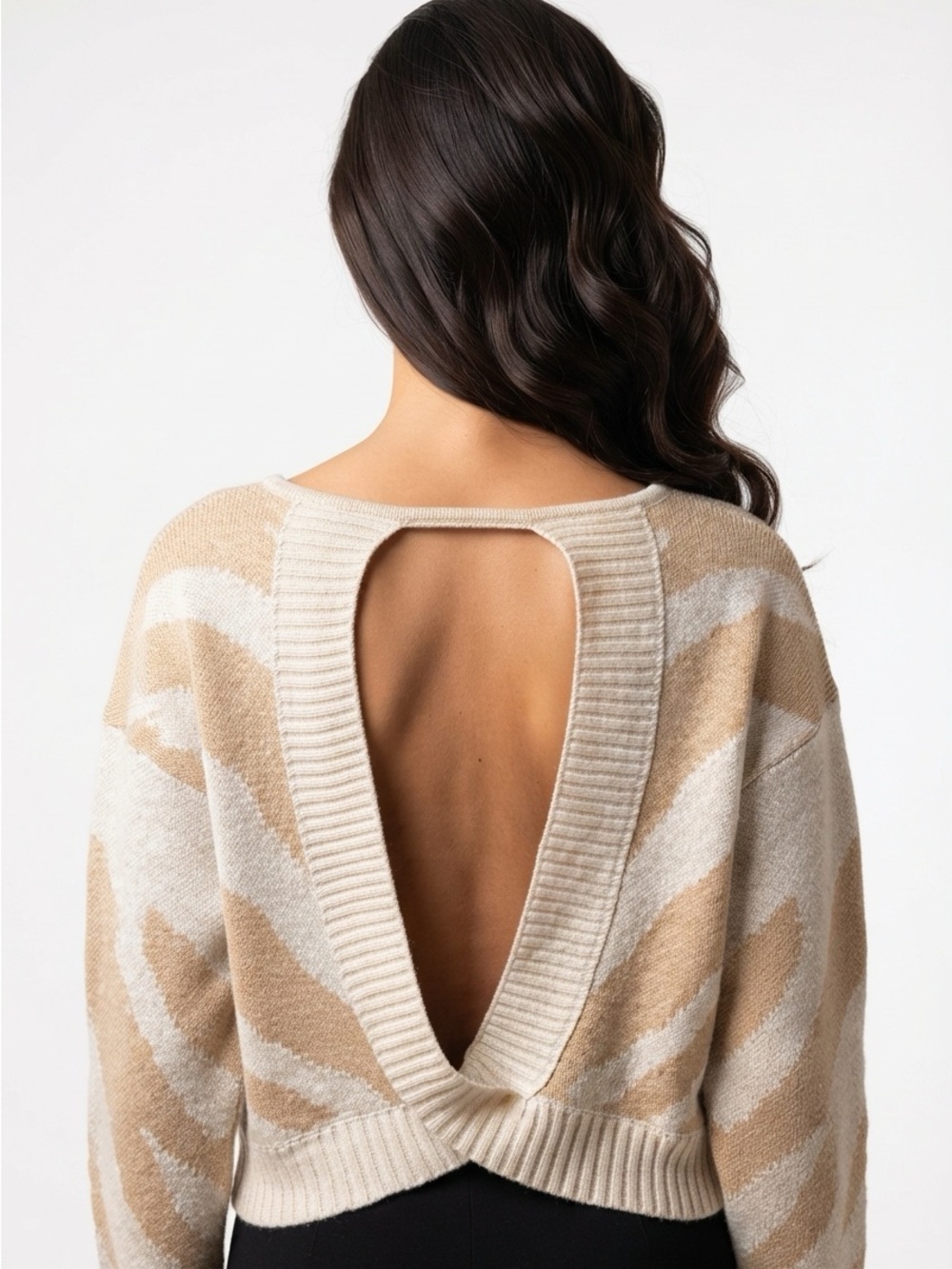JESSICA SIMPSON SWEATER